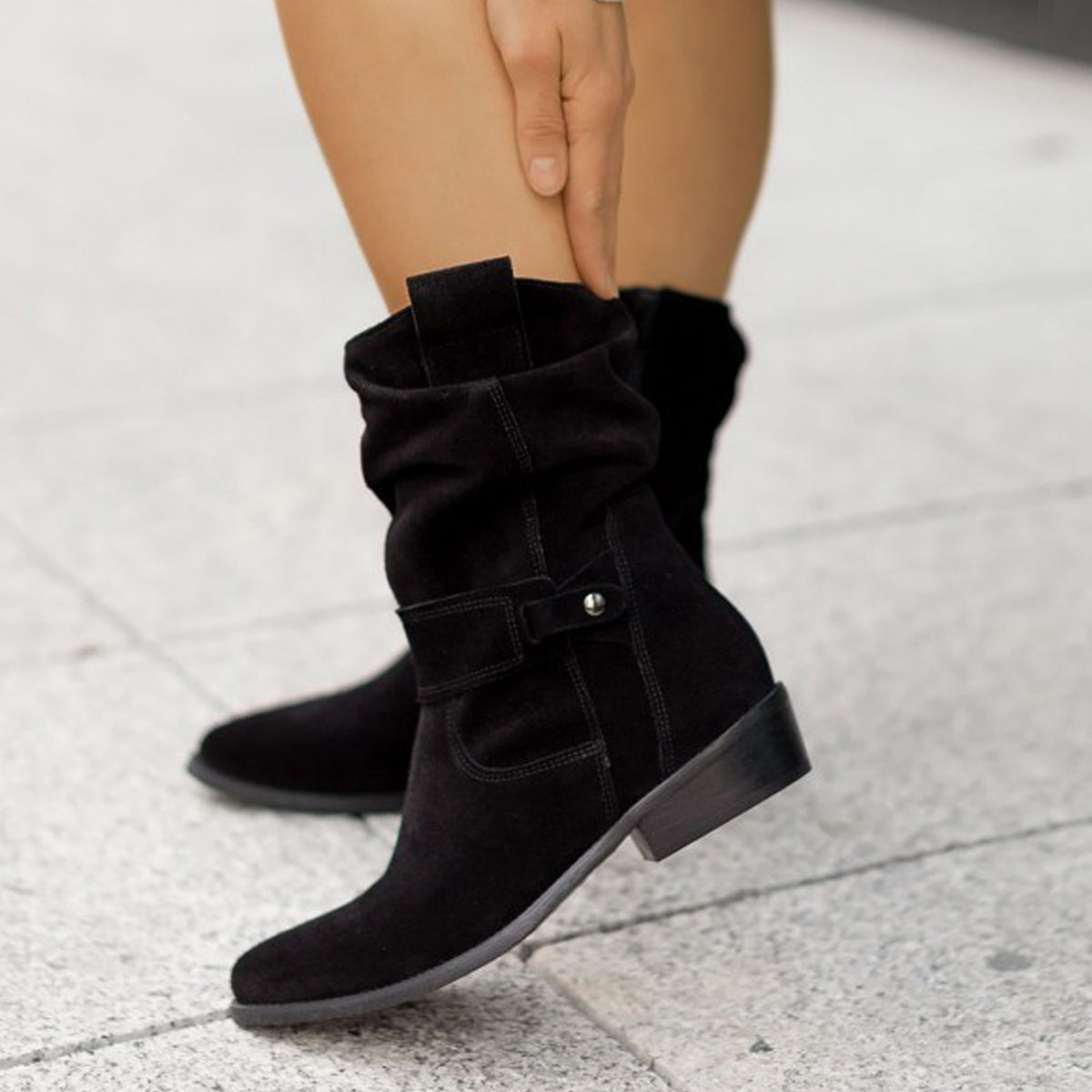 Bottines plissées talon plat aspect daim – photo 2 – Frippin'Dealz
