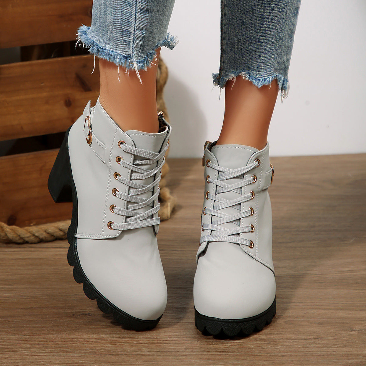 Bottines à lacets talon épais – photo 8 – Frippin'Dealz