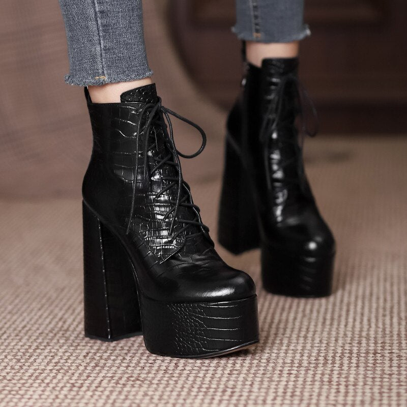 Bottines cuir talon haut plateforme lacets croisés femme – photo 51 – Frippin'Dealz