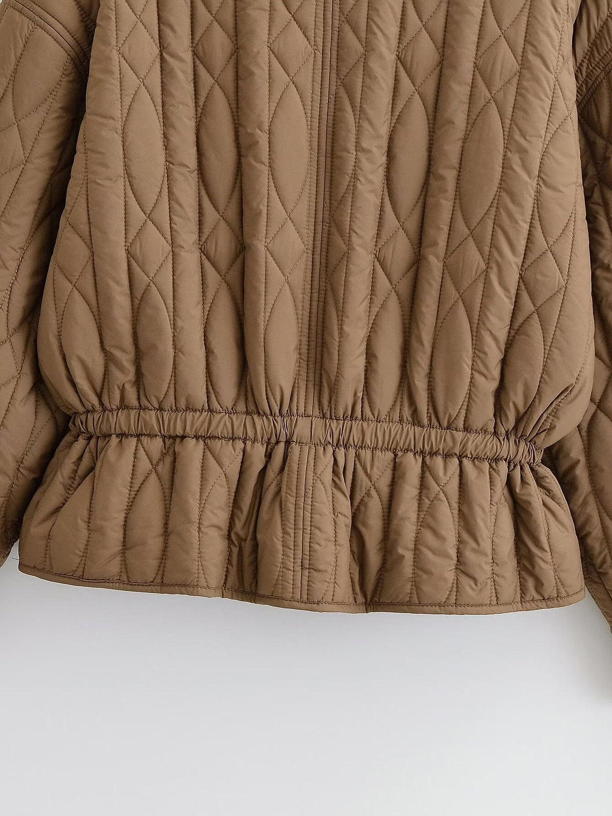 Veste courte matelassée col montant zippée ceinturée coupe ample femme – photo 19 – Frippin'Dealz