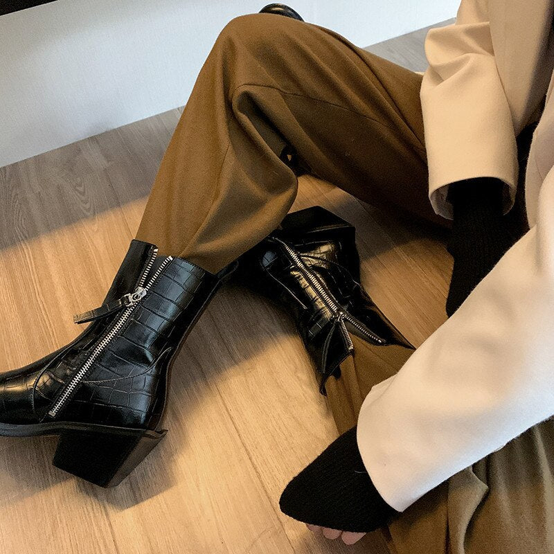 Bottines cuir talon épais bout carré zip latéral rétro femme – photo 45 – Frippin'Dealz