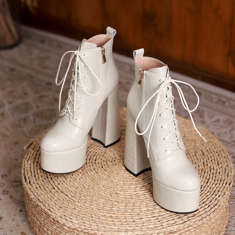 Bottines cuir talon haut plateforme lacets croisés femme – photo 40 – Frippin'Dealz