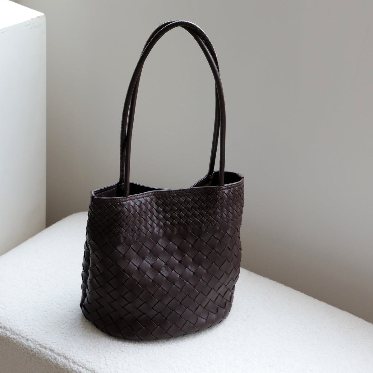 Sac seau tressé en cuir de mouton – photo 3 – Frippin'Dealz
