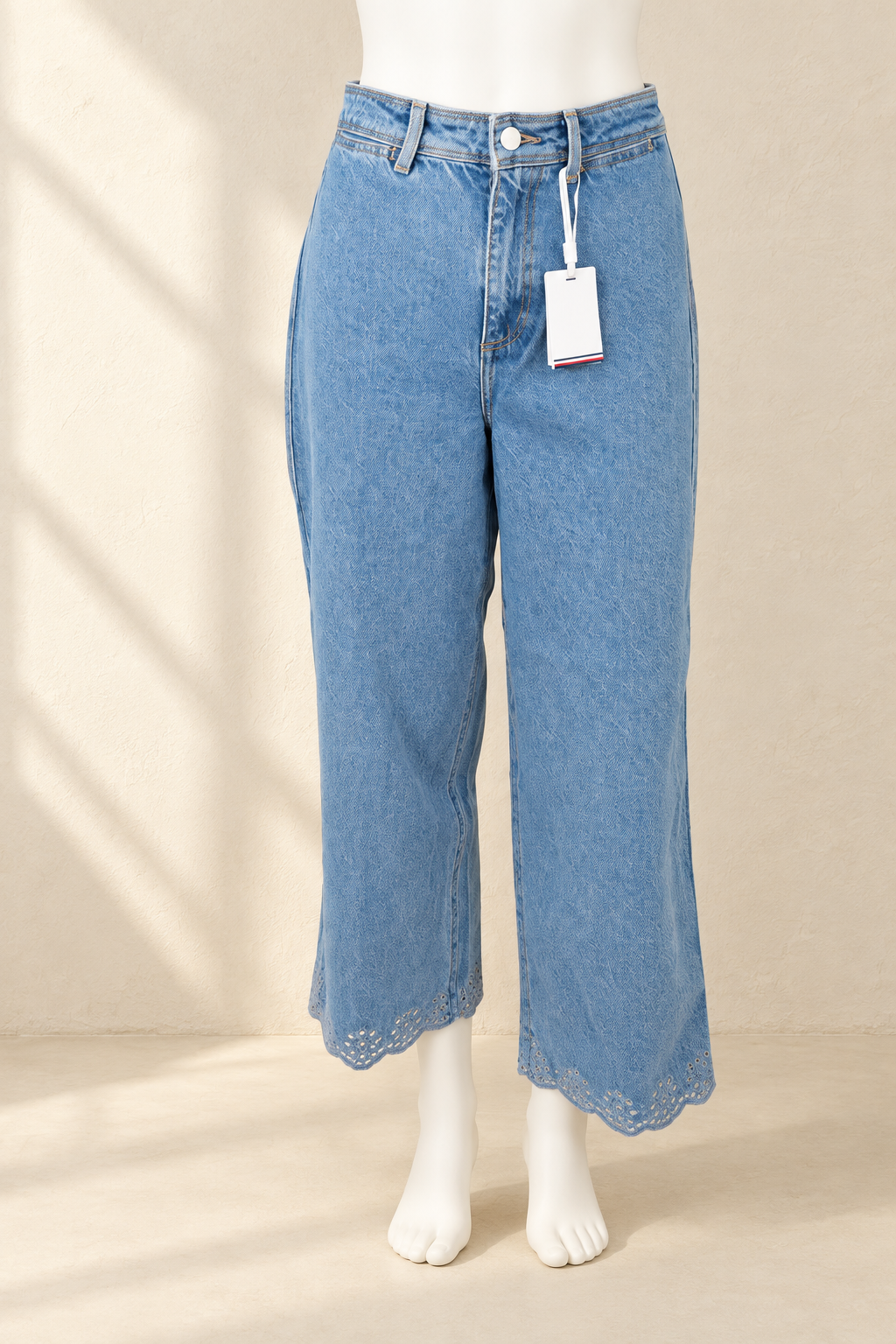 Jean large Tommy Hilfiger bleu taille haute neuf avec étiquette, vue frontale