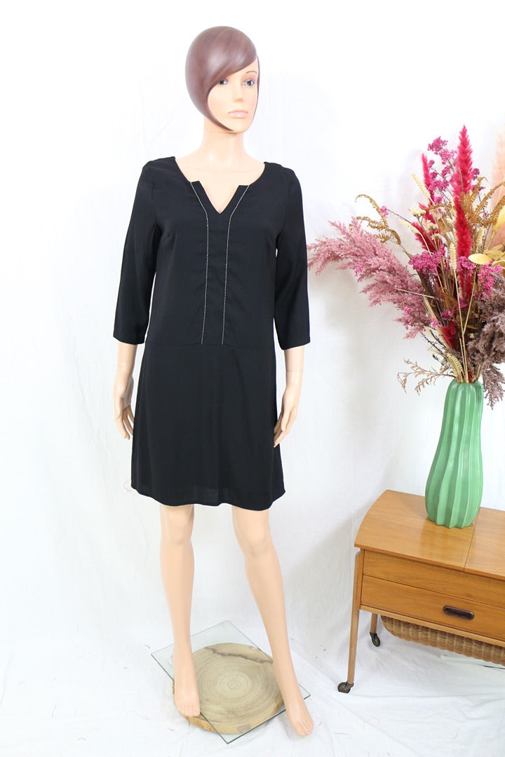 Robe noire Camaïeu chic élégante col V 38 M 5