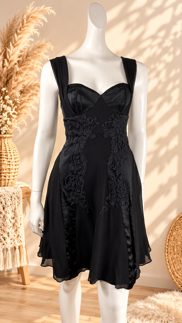 Robe noire Karen Millen dentelle gothique coquette chic 36