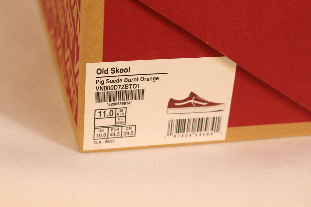 Étiquette de la boîte Vans Old Skool Pig Suede Burnt Orange, taille EUR 44.5 – Frippin'Dealz