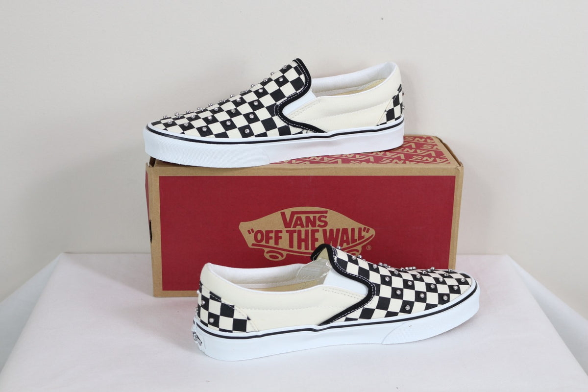 Vans slip-on damier à strass vue de profil sur la boîte d'origine – Frippin'Dealz