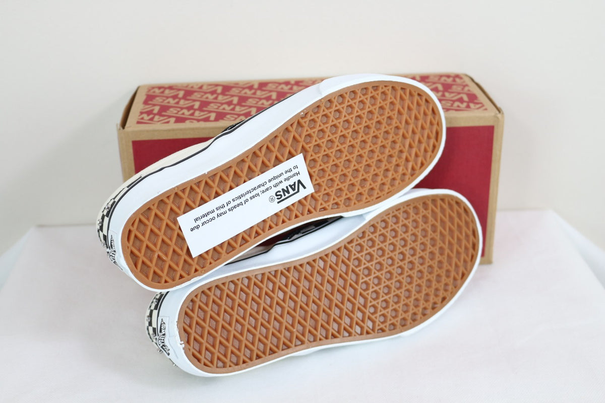 Semelle gaufrée Vans avec étiquette d'avertissement sur les strass – Frippin'Dealz