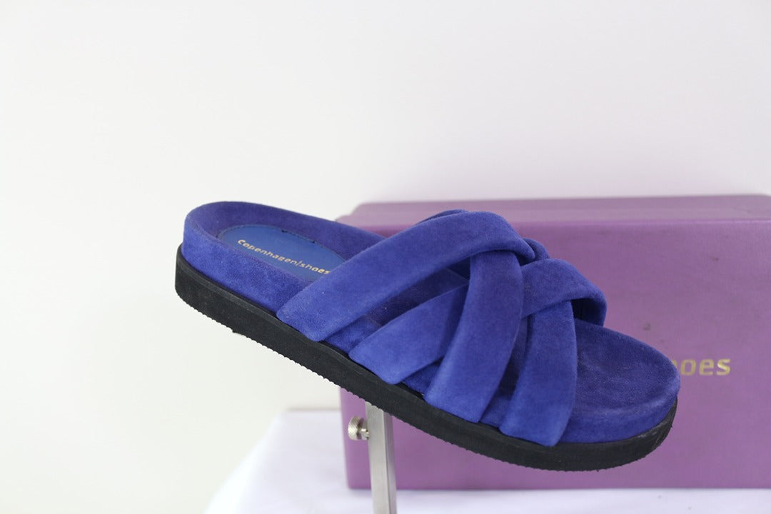 Sandales Copenhagen Shoes en daim bleu électrique taille 36