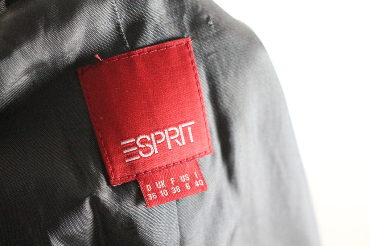 Étiquette de marque Esprit et tailles D 36, UK 10, F 38, US 6, I 40 – Frippin'Dealz