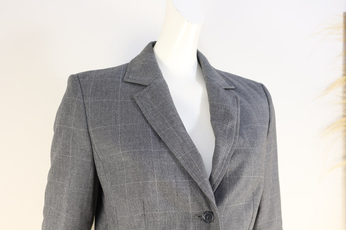 Col cranté et fermeture deux boutons du blazer Esprit gris à carreaux – Frippin'Dealz