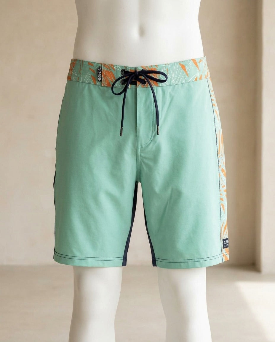 Boardshort Salt Life vert menthe avec bandes à motif palmes orange, face avant – Frippin'Dealz – photo retouchée par IA
