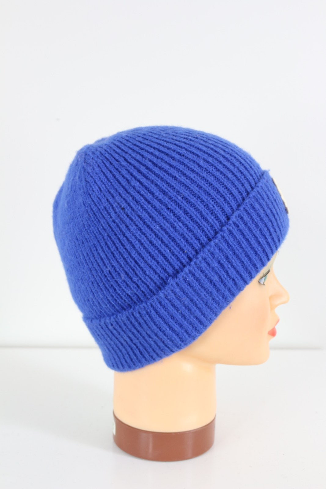 Bonnet bleu côtelé à revers roulotté, vue de profil droit – Frippin'Dealz