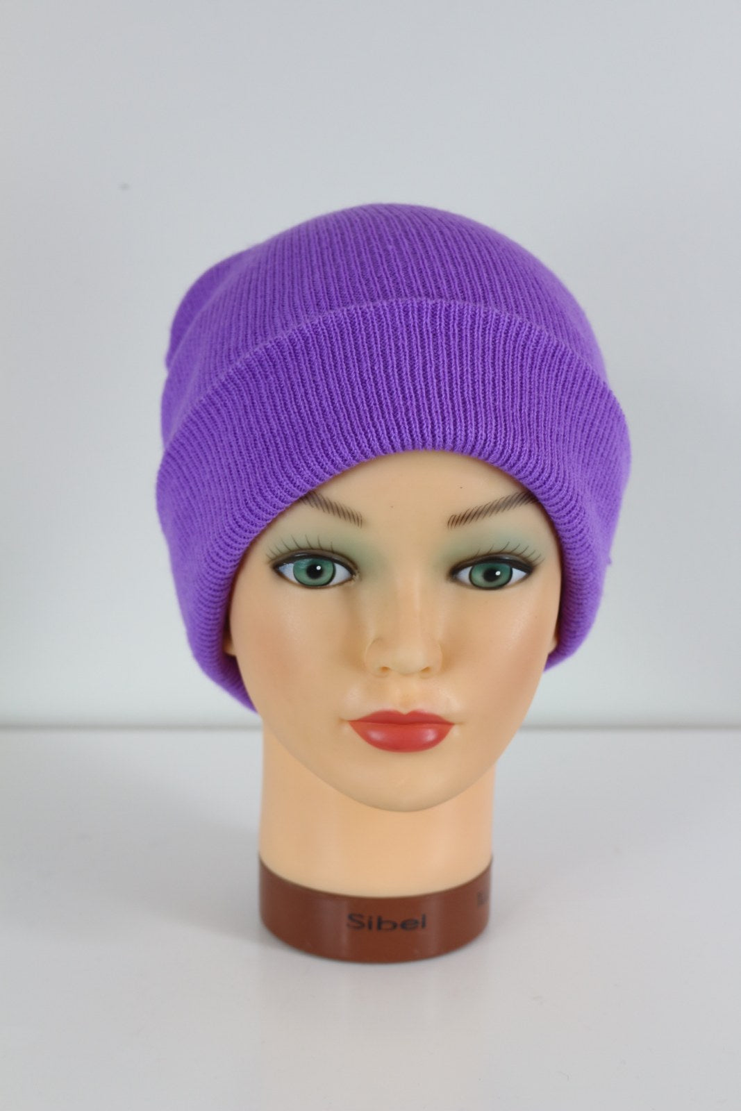 Bonnet Double M Milano violet en maille côtelée avec revers, vue de face – Frippin'Dealz