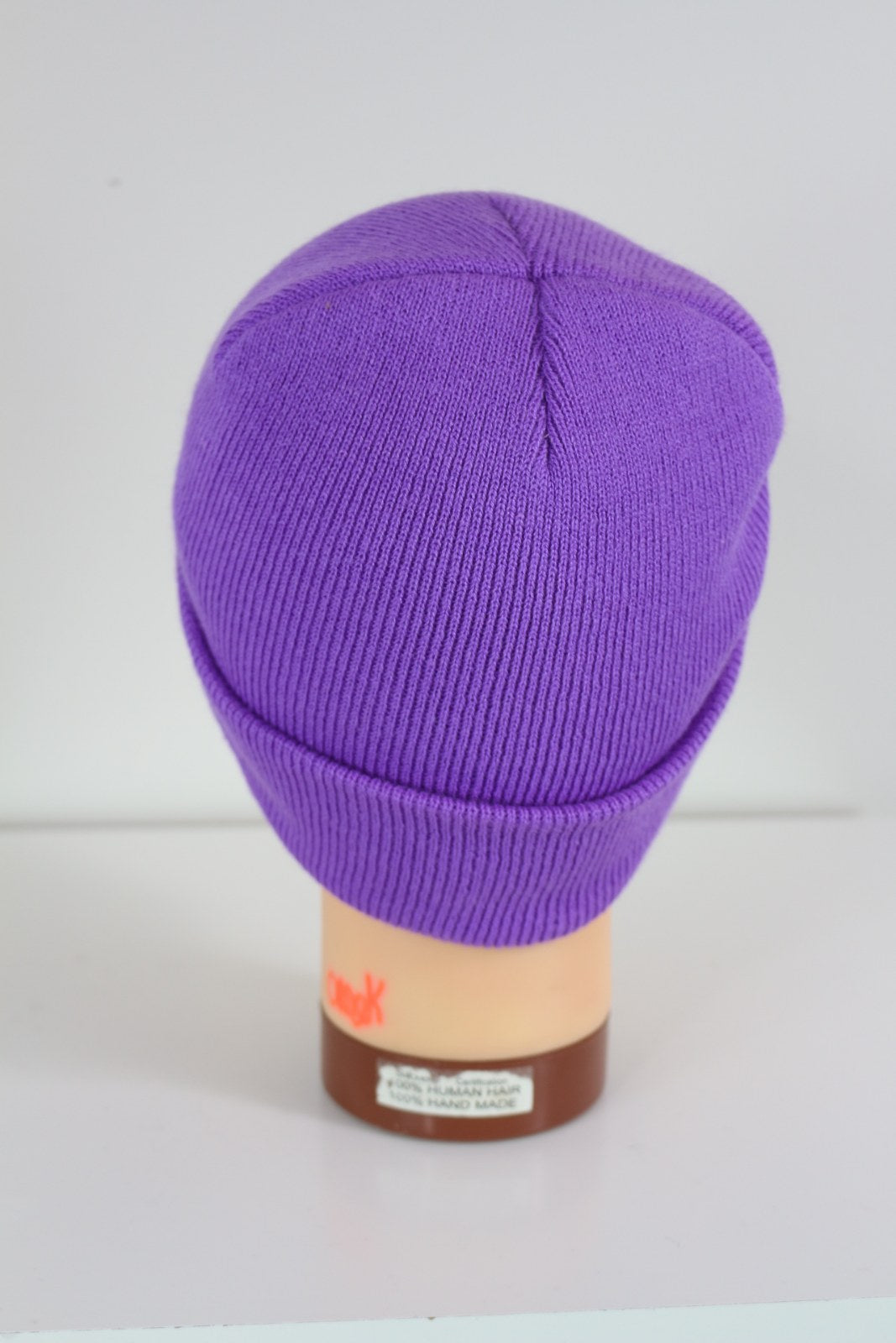 Bonnet Double M Milano violet, vue de dos avec couture du dessus – Frippin'Dealz