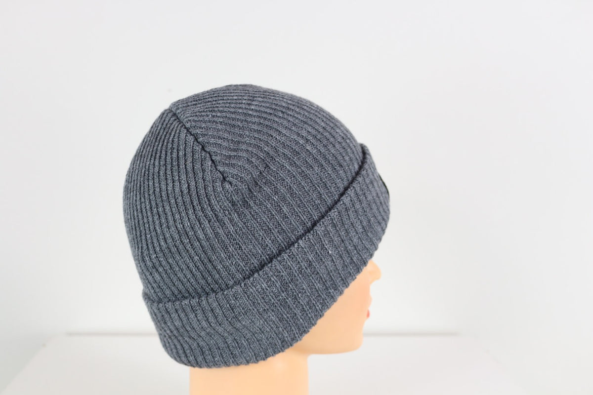 Bonnet EVA&CO gris côtelé vu de profil droit avec revers – Frippin'Dealz