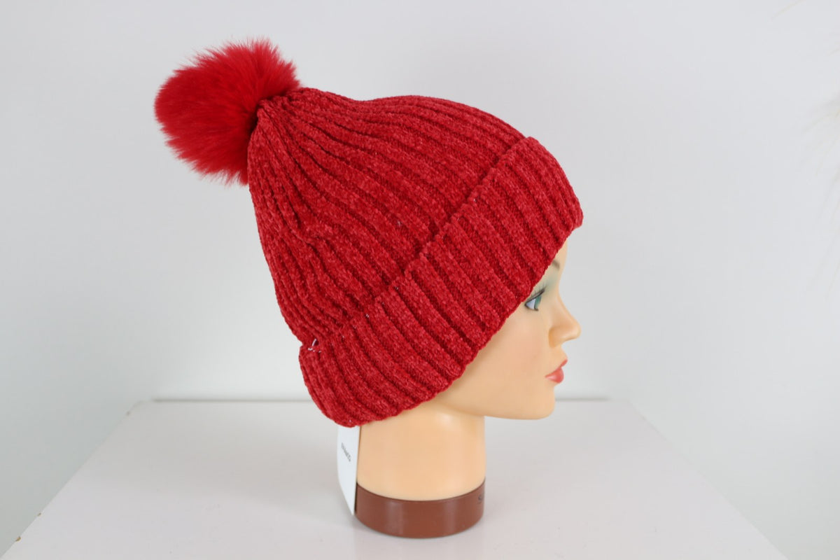 Bonnet Eva&Co rouge à pompon et revers côtelé, vue de profil – Frippin'Dealz