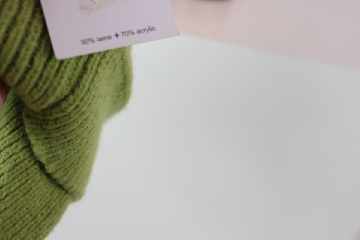Étiquette de composition du bonnet Eva&Co, 30 % laine et 70 % acrylique – Frippin'Dealz