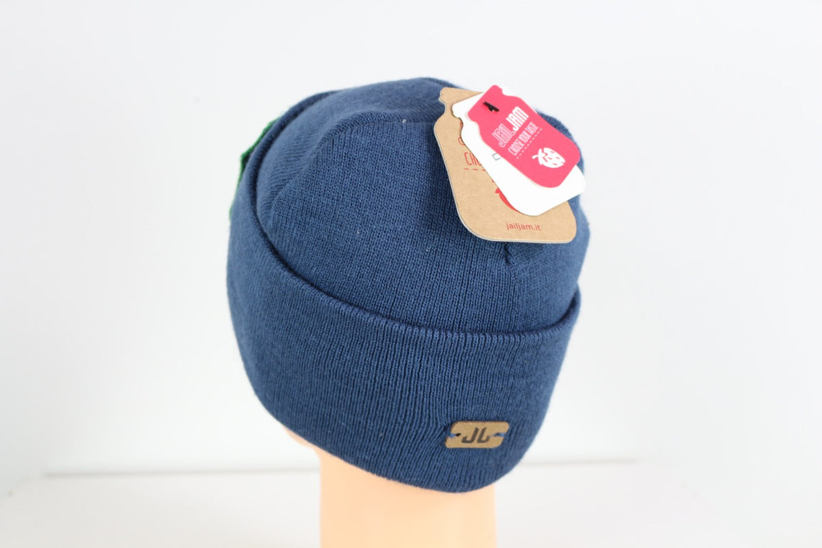 Bonnet Jail Jam bleu vu de dos avec étiquette cartonnée et logo JL – Frippin'Dealz