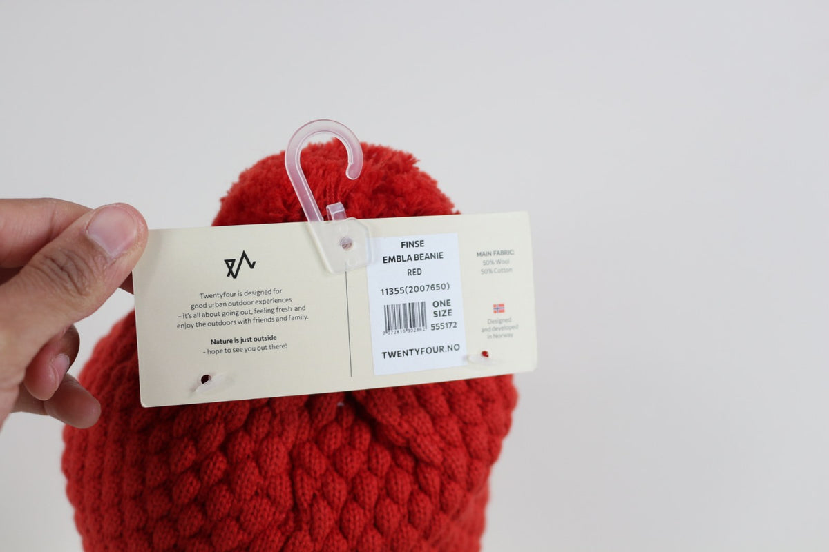 Étiquette cartonnée du bonnet Twentyfour Finse Embla Beanie rouge – Frippin'Dealz