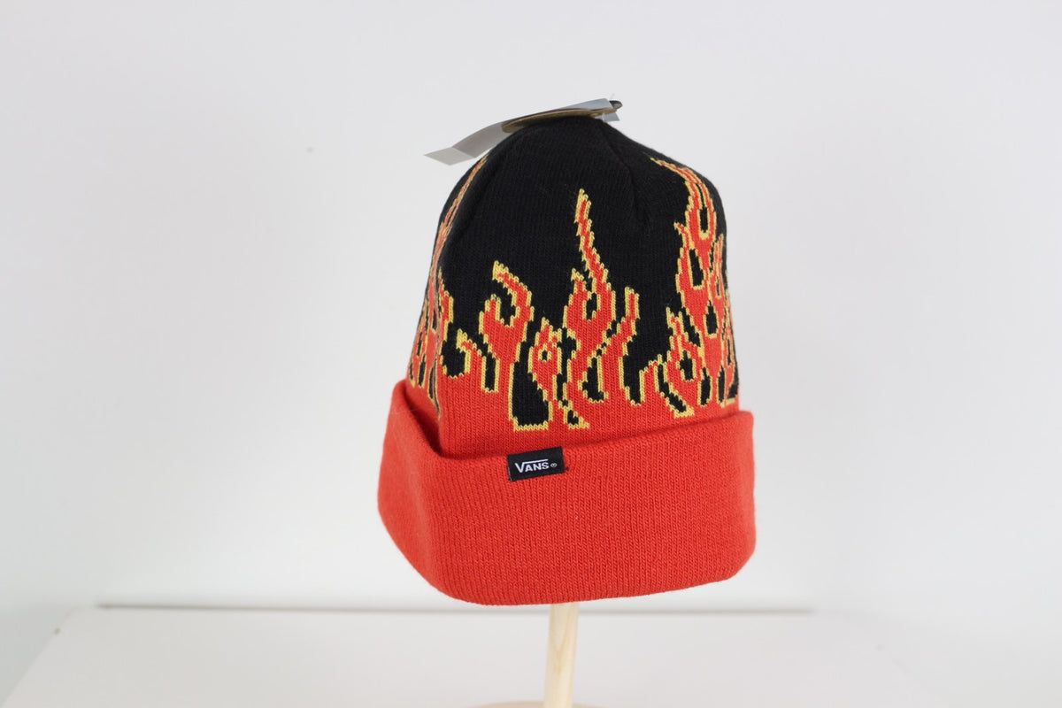 Bonnet Vans noir et orange vu de trois quarts avec petite étiquette Vans sur le revers – Frippin'Dealz