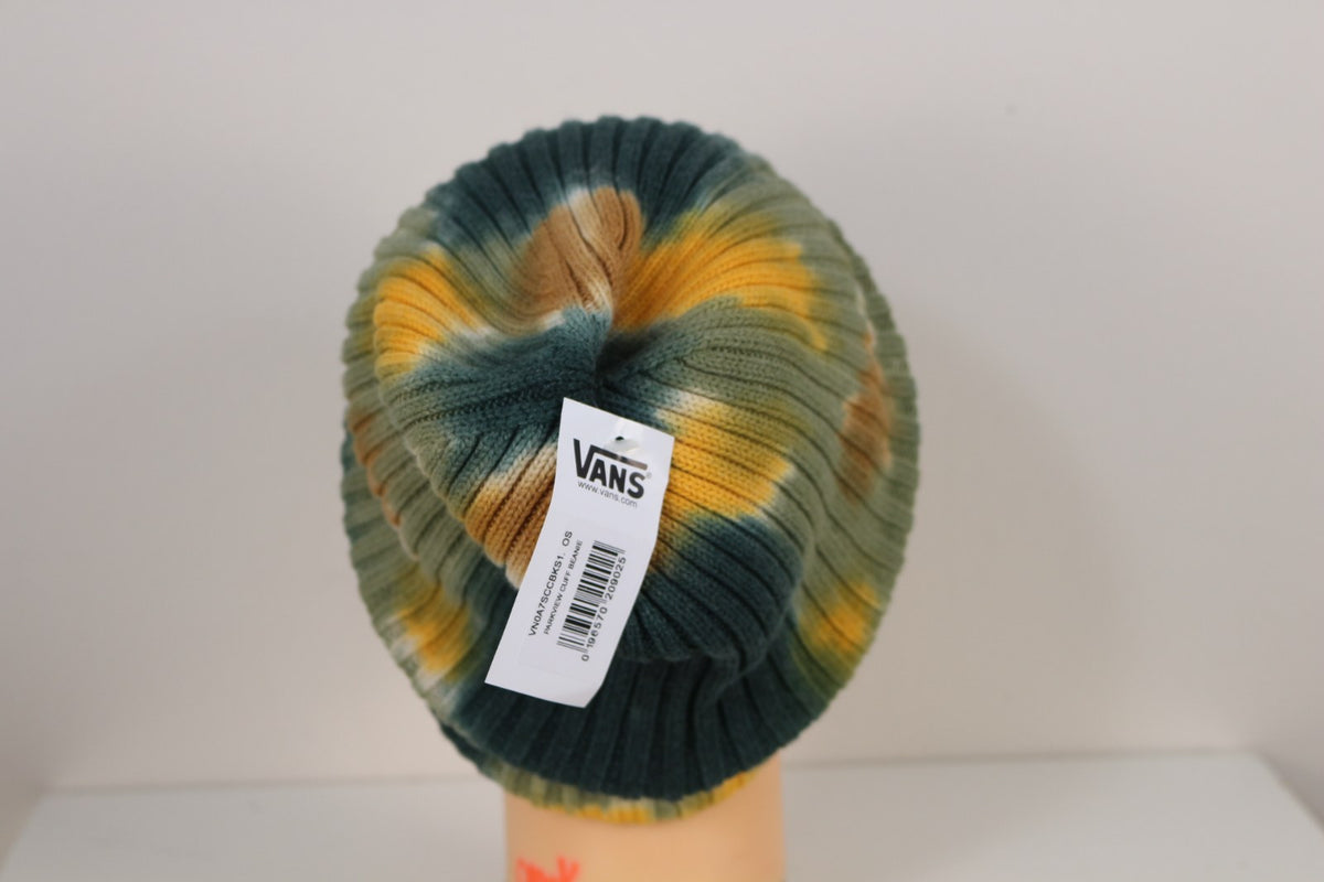 Bonnet Vans vert tie-dye vu de dessus avec étiquette cartonnée attachée – Frippin'Dealz