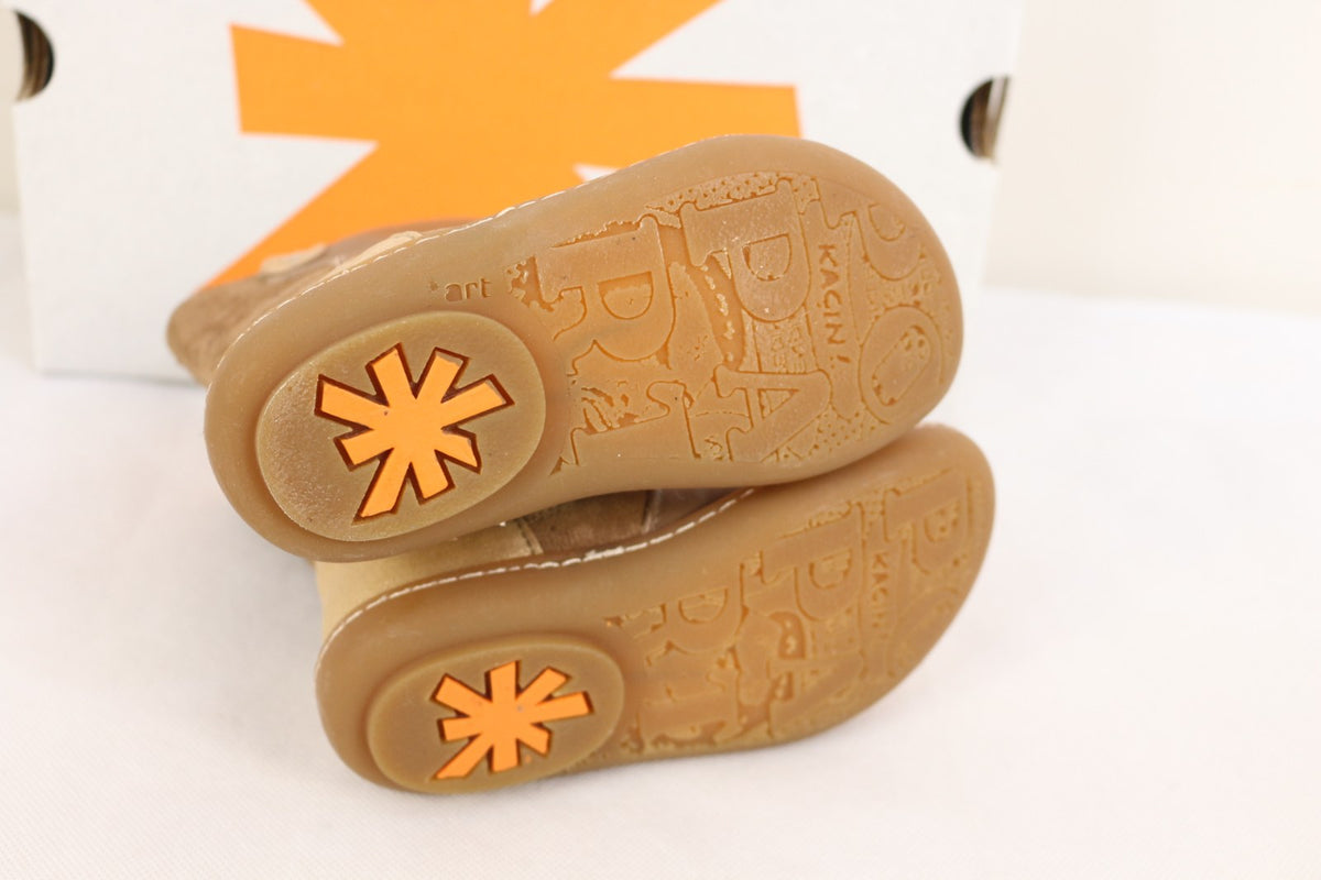 Semelles en gomme caramel des bottes Art Kids avec logo étoile orange – Frippin'Dealz