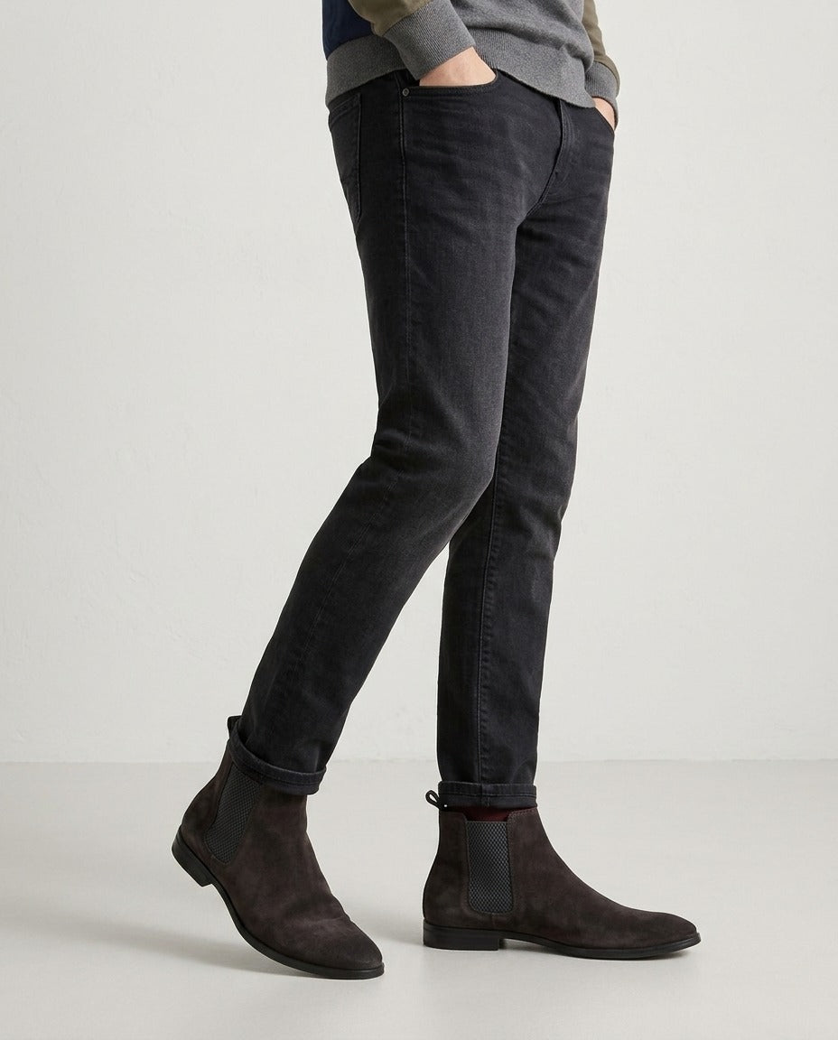 Bottines Chelsea daim aspect suédine gris anthracite élastiques texturés 42 porté – photo générée par IA