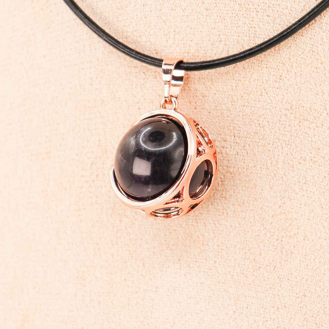 Pendentif sphère d'améthyste et croissant de lune Solstice et Minéraux – photo 1 – Frippin'Dealz