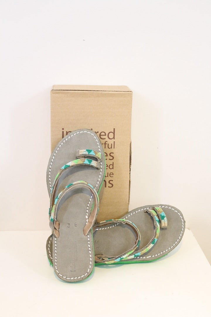 Sandales plates en cuir et perles Laidback London vert olive 38 1