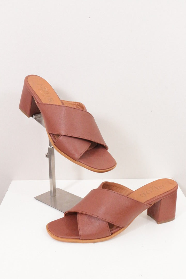 Mules à talons en cuir marron Nude Shoes T40 1