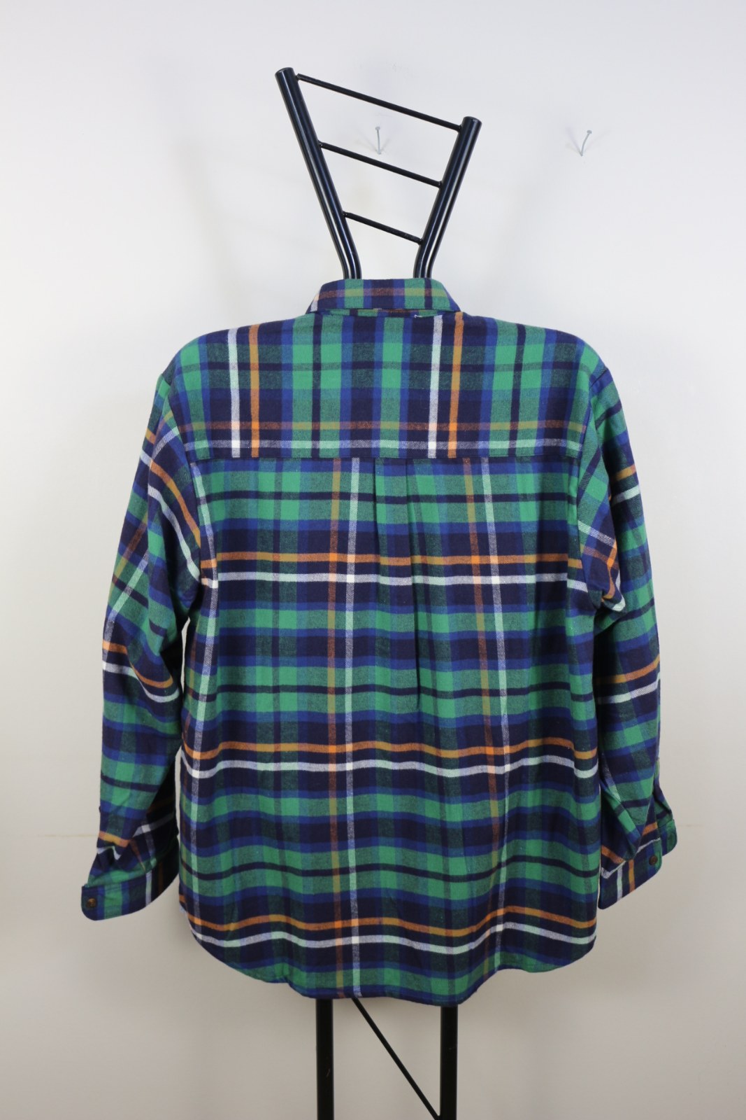 Dos de la chemise Falino à carreaux vert et bleu marine avec empiècement – Frippin'Dealz