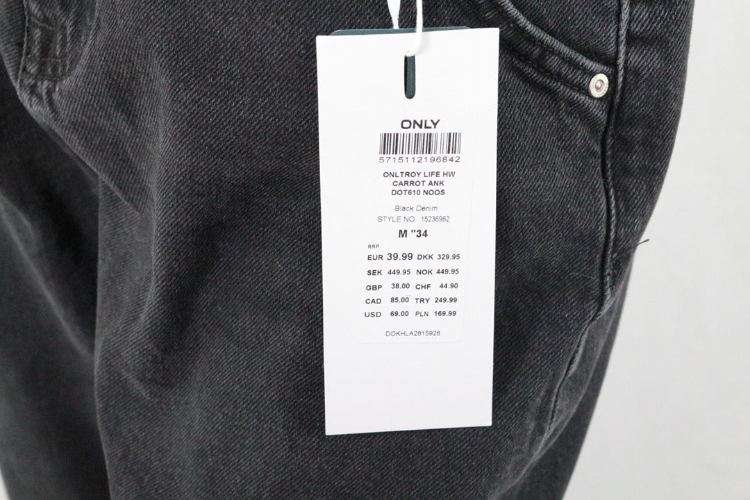 Jean carrot Only taille haute noir neuf avec étiquette M 34 12