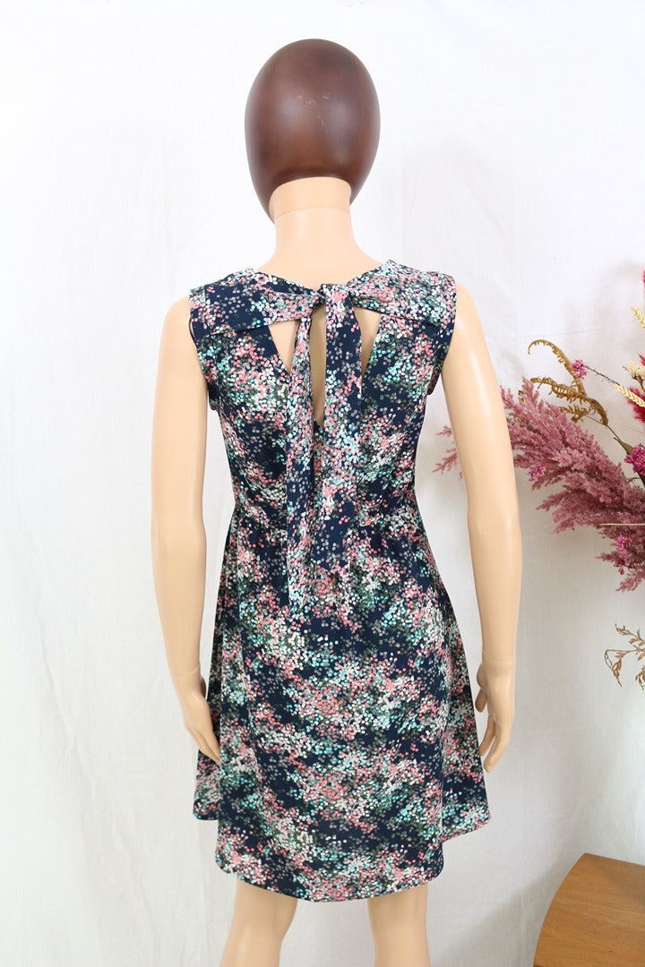 Robe courte Yessica bleu marine à fleurs sans manches S 7