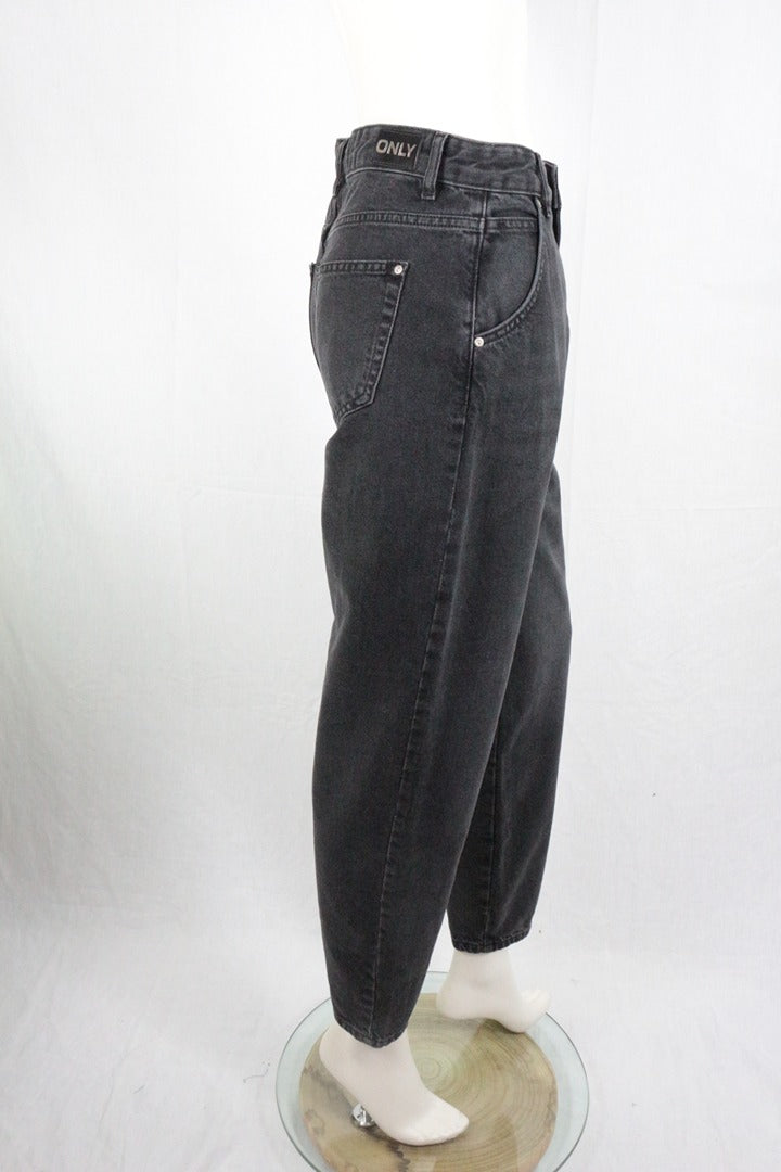 Jean carrot Only taille haute noir neuf avec étiquette M 34 6