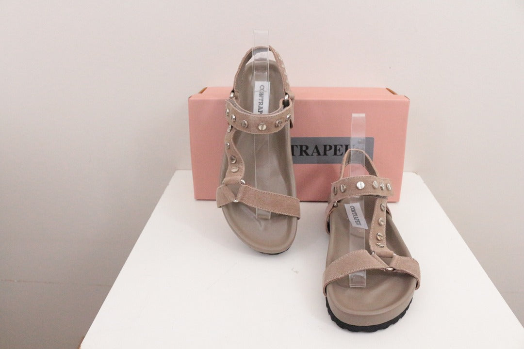 Sandales à scratchs Contrapeu en daim taupe cloutées taille 36 4