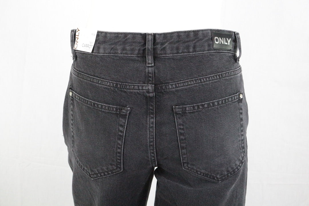Jean carrot Only taille haute noir neuf avec étiquette M 34 9