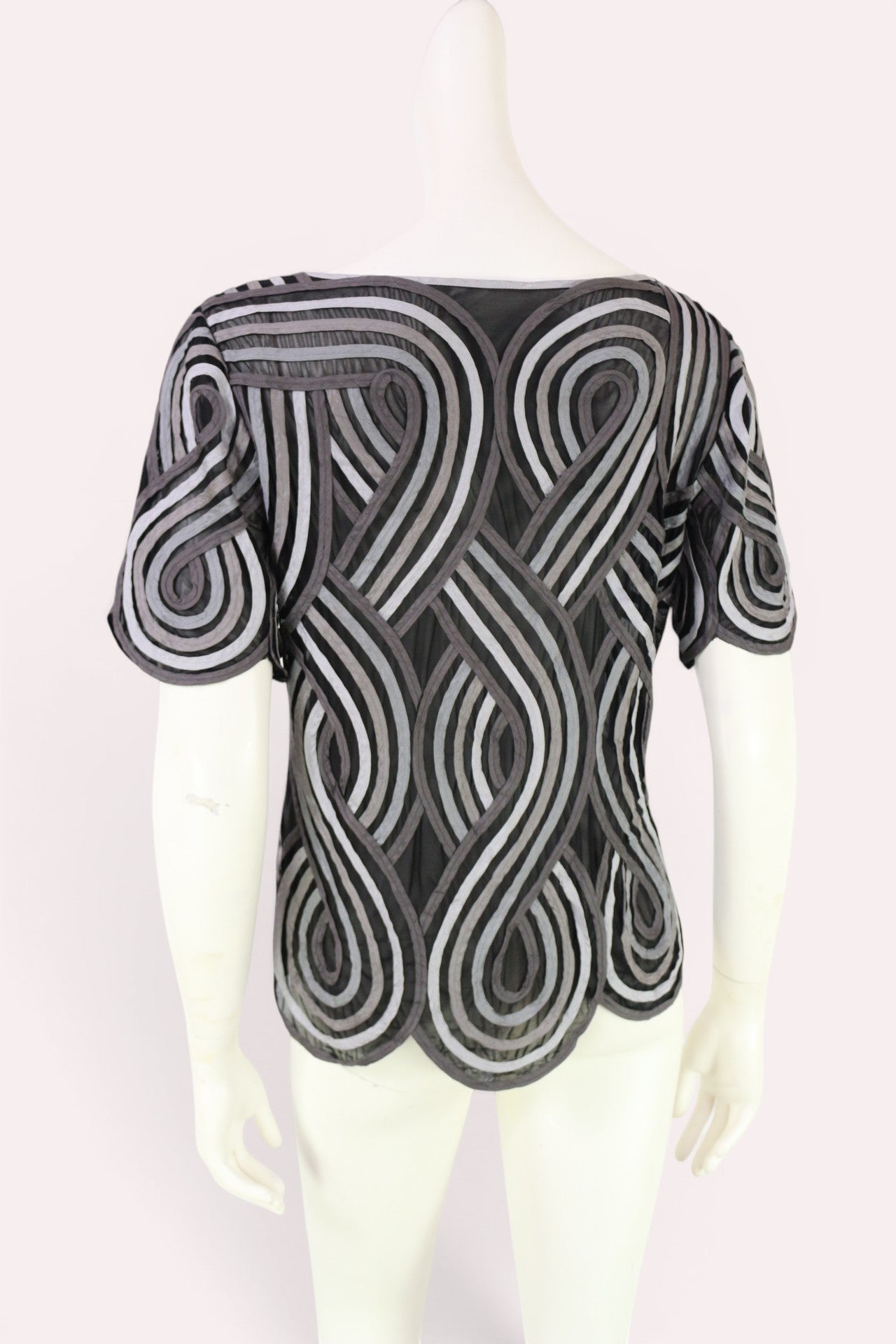 Top graphique noir gris effet rubans transparents femme 5