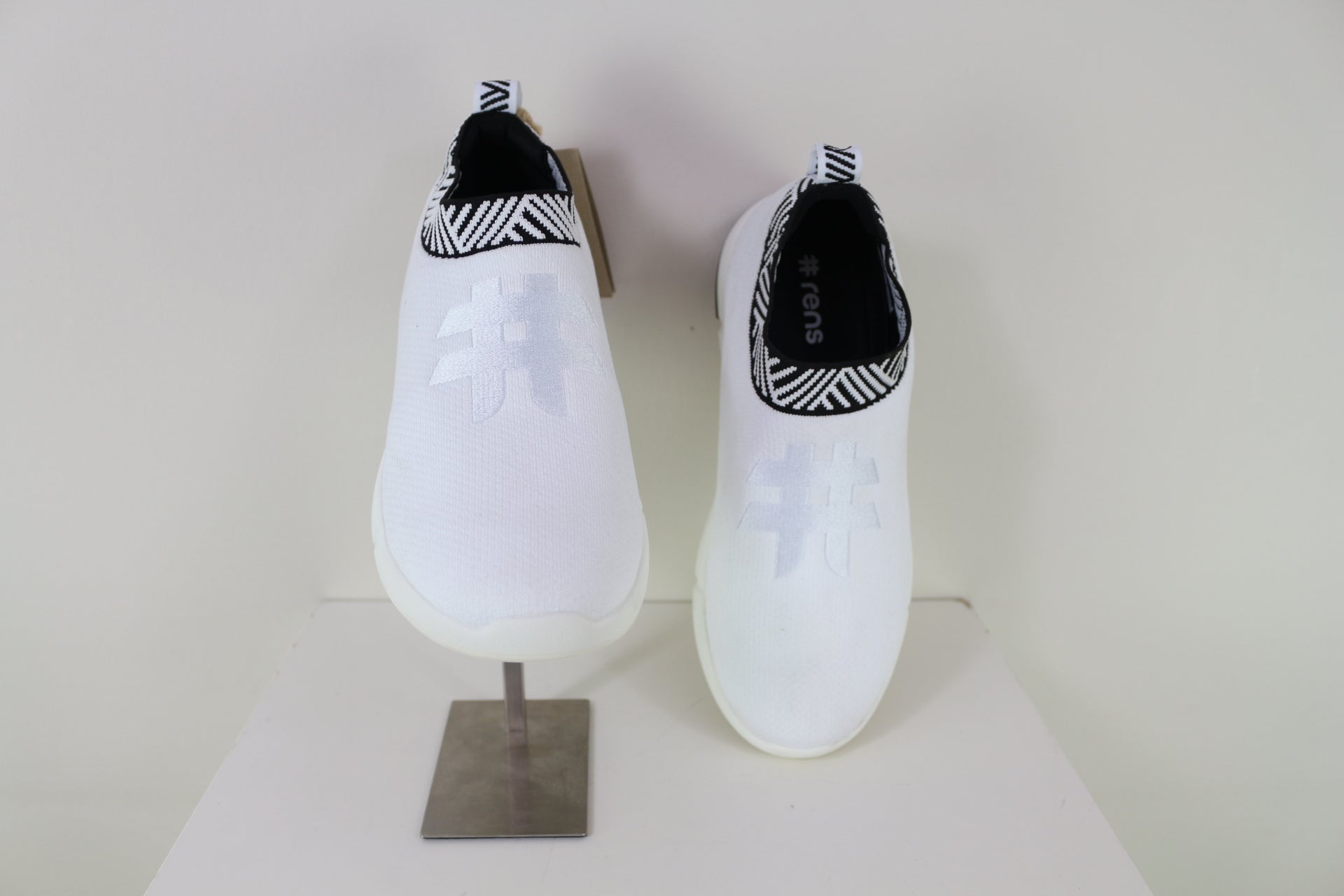 Rens Baskets Slip-On Femme Noires & Blanches Maille Stretch Confort 9