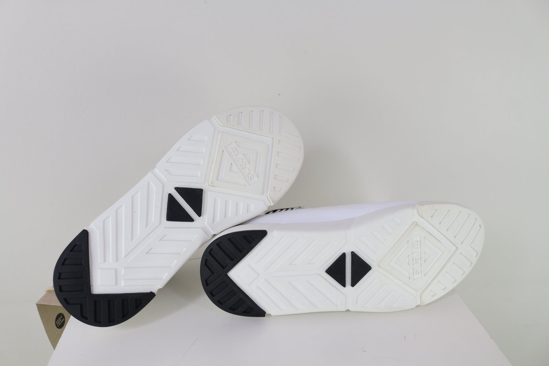 Rens Baskets Slip-On Femme Noires & Blanches Maille Stretch Confort 13