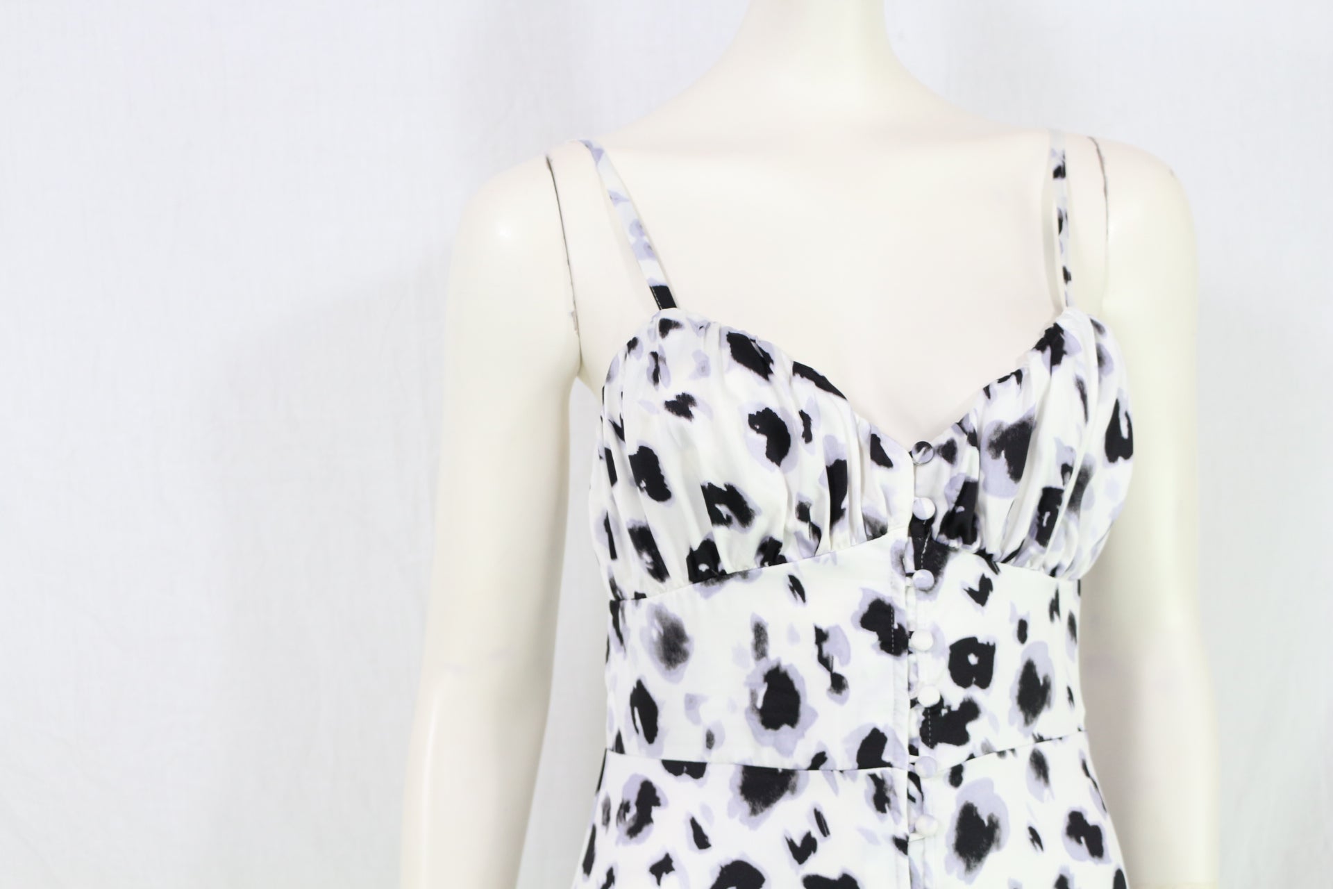 Robe midi Zara imprimé léopard abstrait satinée blanche noire T36 S 3