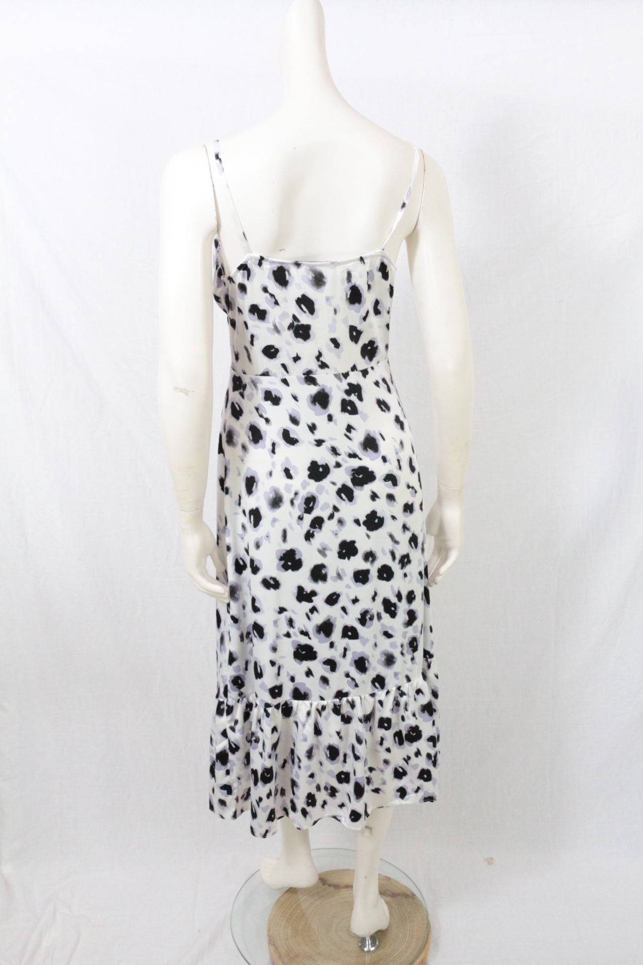 Robe midi Zara imprimé léopard abstrait satinée blanche noire T36 S 7