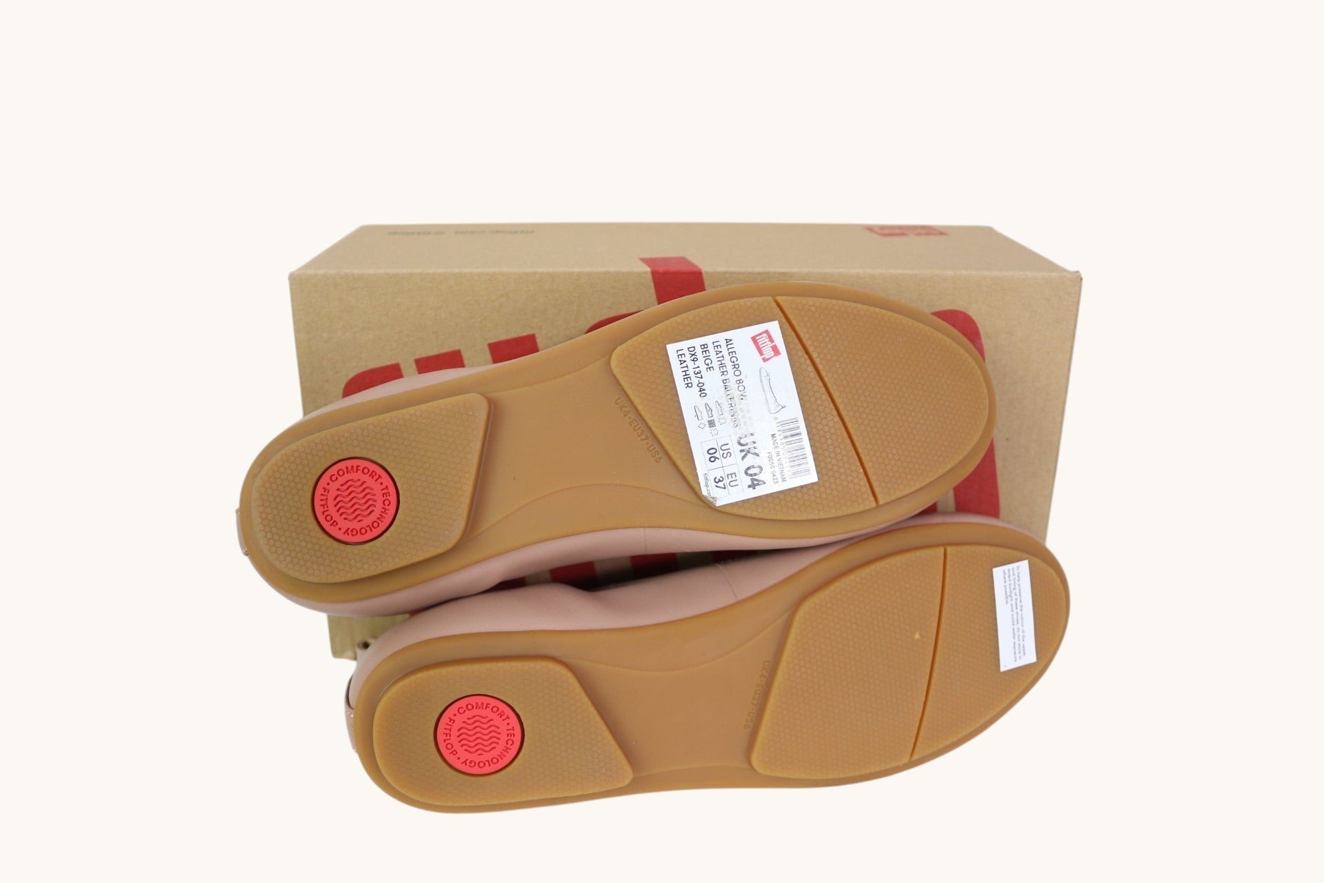 Semelles de ballerines Frippindealz FitFlop rose nude avec technologie Dynamicush et étiquettes de pointure