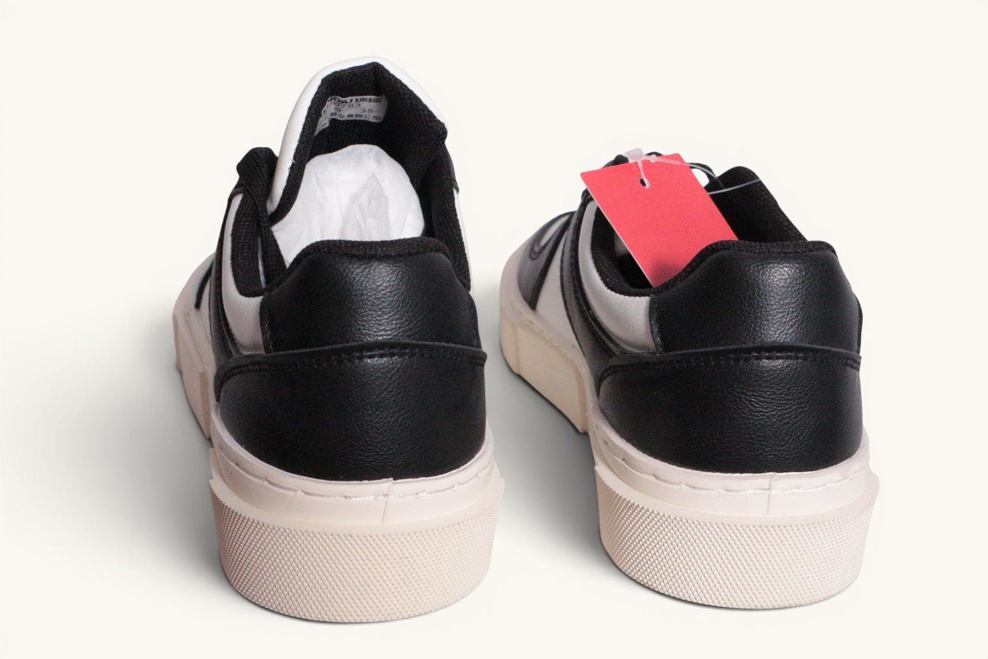 Frippindealz Baskets unisexe en cuir synthétique blanc et noir, neuves, taille 35.