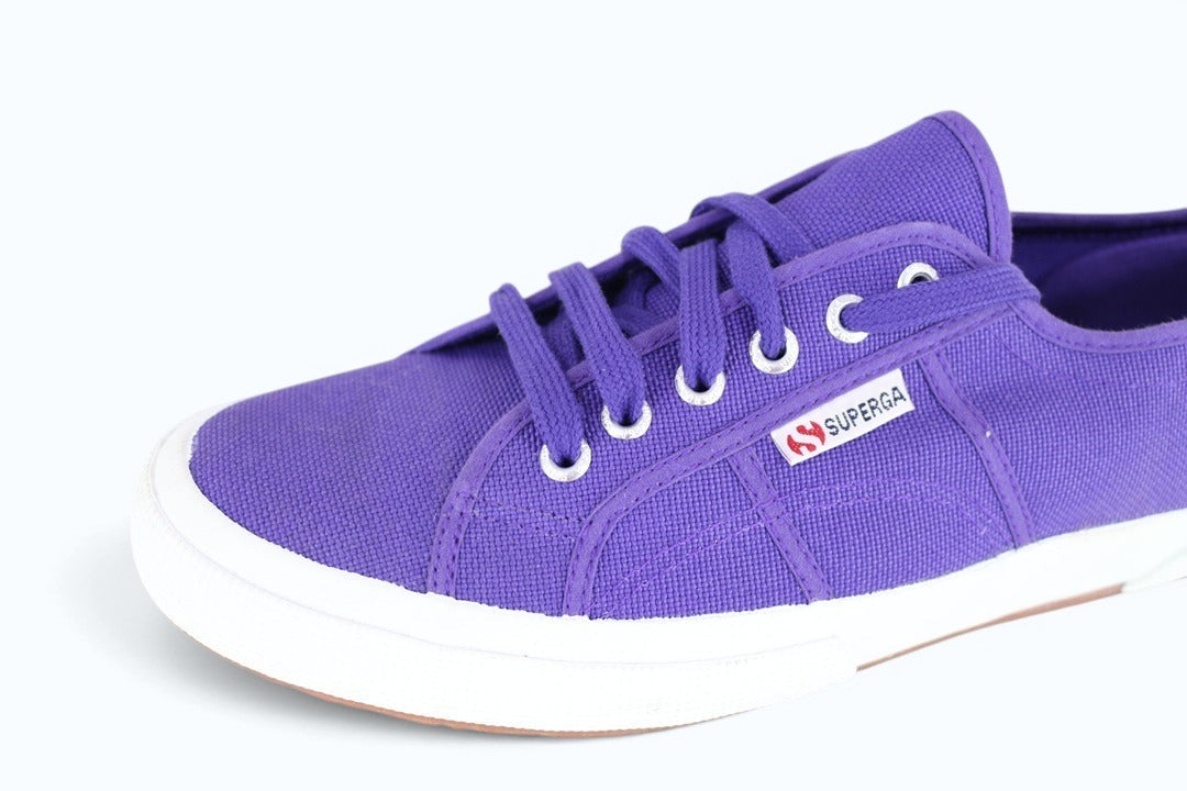 Baskets Frippindealz Superga 2750 Cotu Classic en toile violette avec lacets ton sur ton et semelle en caoutchouc blanc