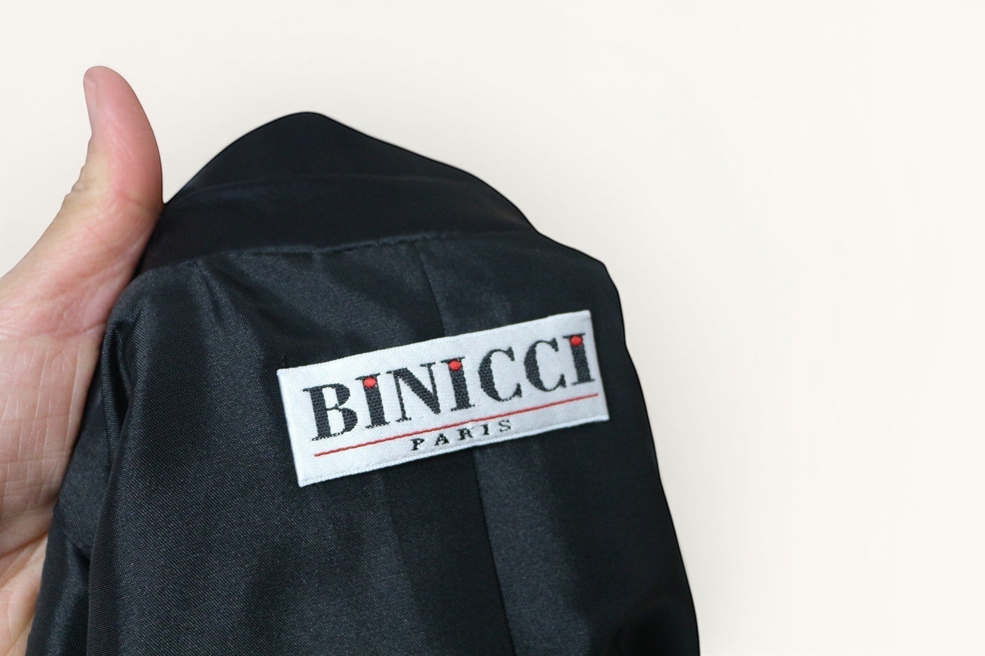 Frippindealz Blazer Binicci noir en polyamide et élasthanne, Made in France, pour soirées élégantes.