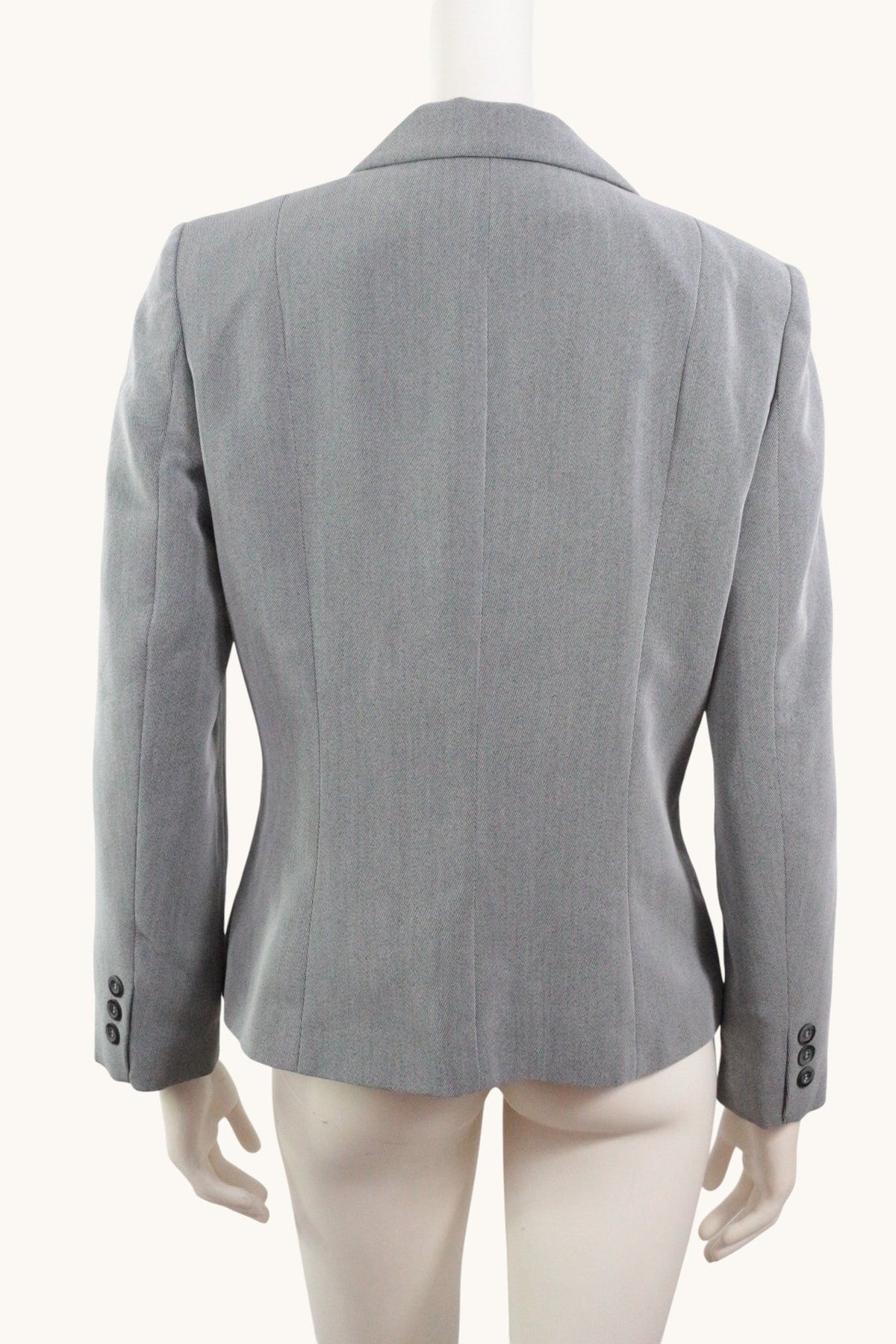 Blazer gris Frippindealz en viscose et polyester avec coupe classique vue de dos sur mannequin