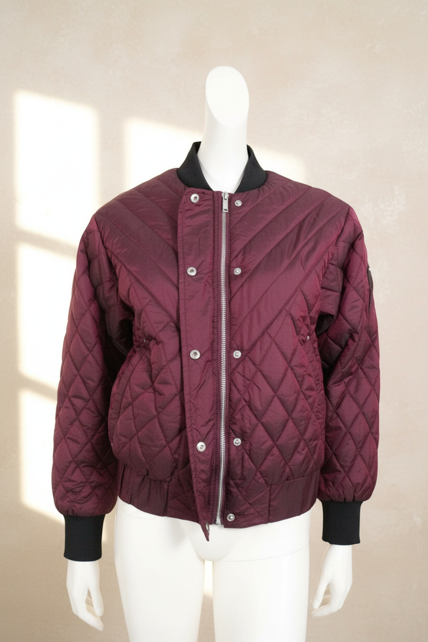 Blouson matelassé bordeaux IKKS Frippindealz avec fermeture zippée et boutons pression, col et poignets noirs