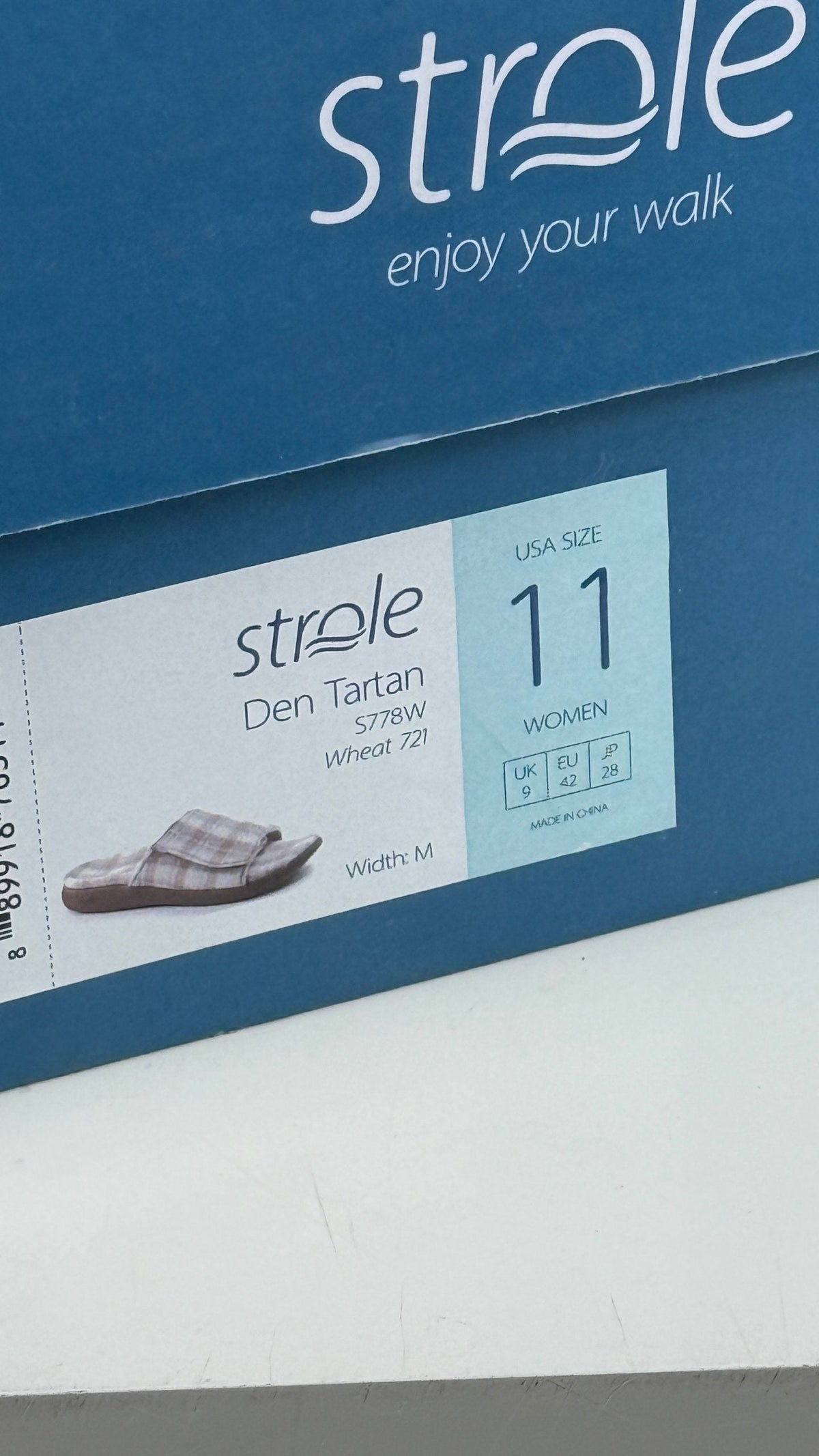 Boîte de chaussures Frippindealz avec étiquette pour sandales Strole Den Tartan beige et marron taille 42 EU